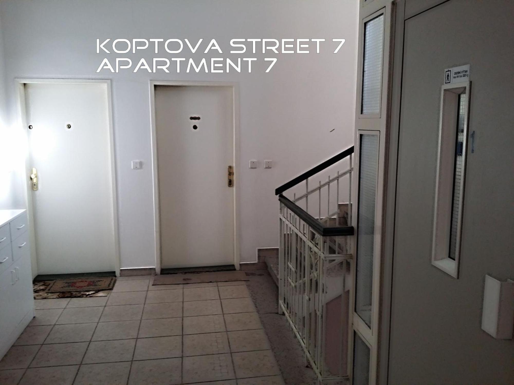 Holiday Apartments كارلوفي فاري المظهر الخارجي الصورة
