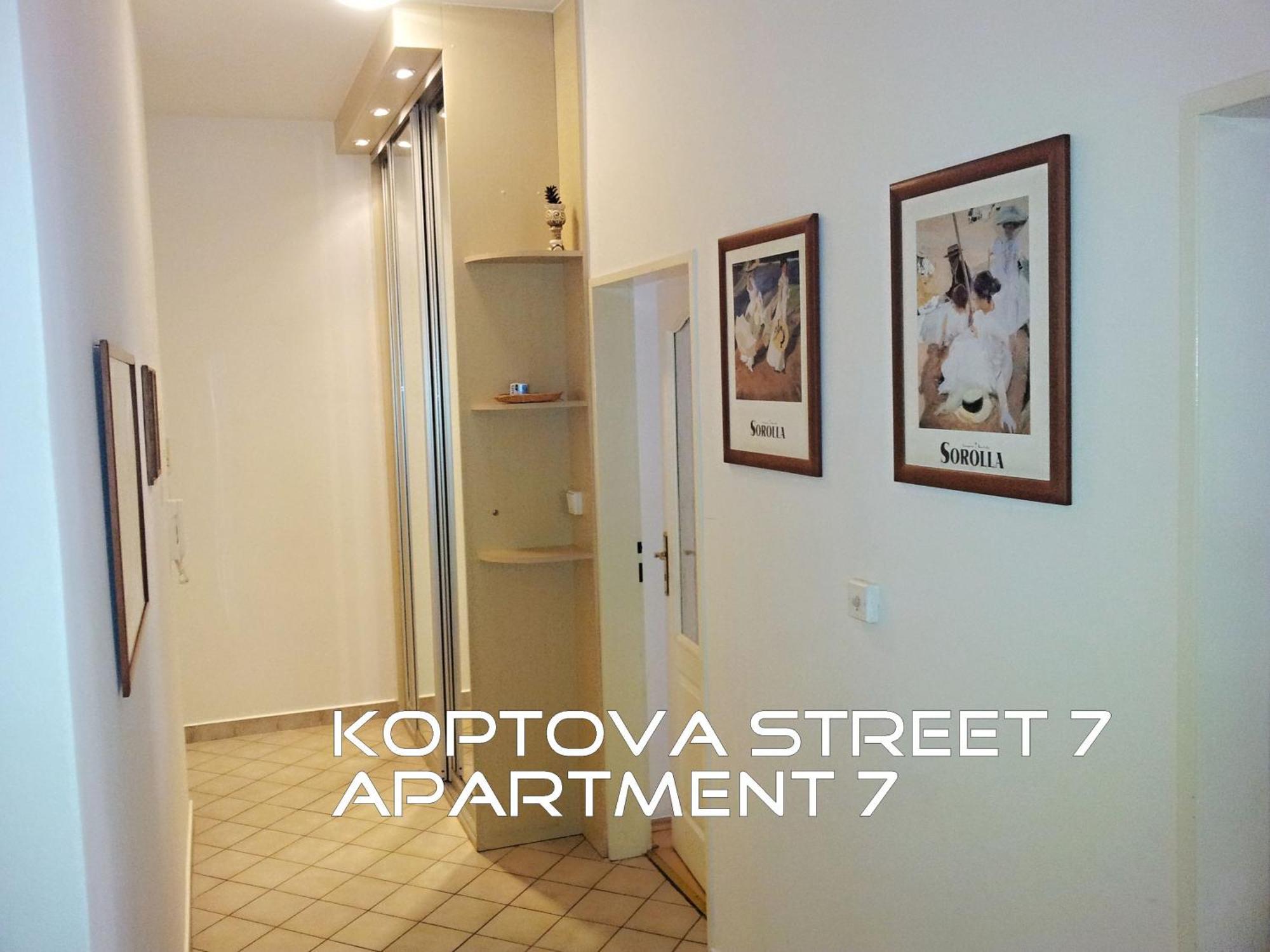 Holiday Apartments كارلوفي فاري المظهر الخارجي الصورة