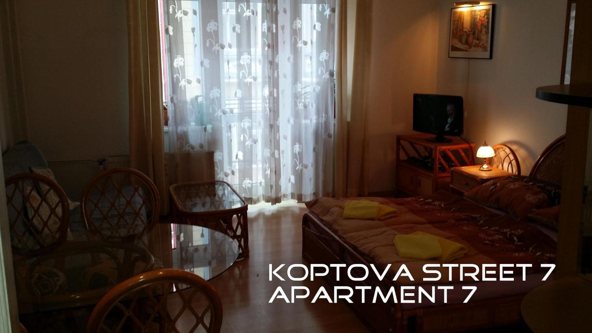 Holiday Apartments كارلوفي فاري المظهر الخارجي الصورة