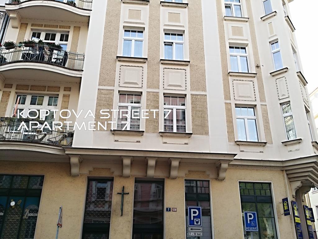 Holiday Apartments كارلوفي فاري المظهر الخارجي الصورة