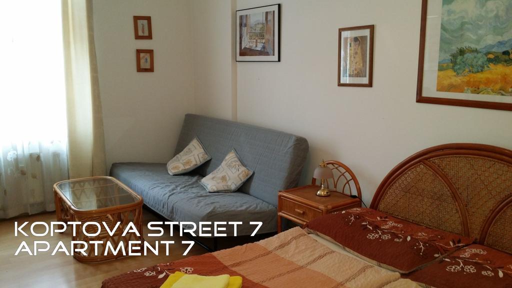 Holiday Apartments كارلوفي فاري المظهر الخارجي الصورة