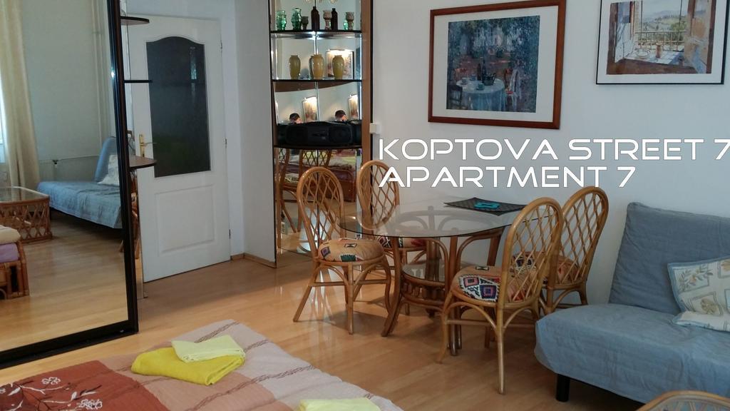Holiday Apartments كارلوفي فاري المظهر الخارجي الصورة