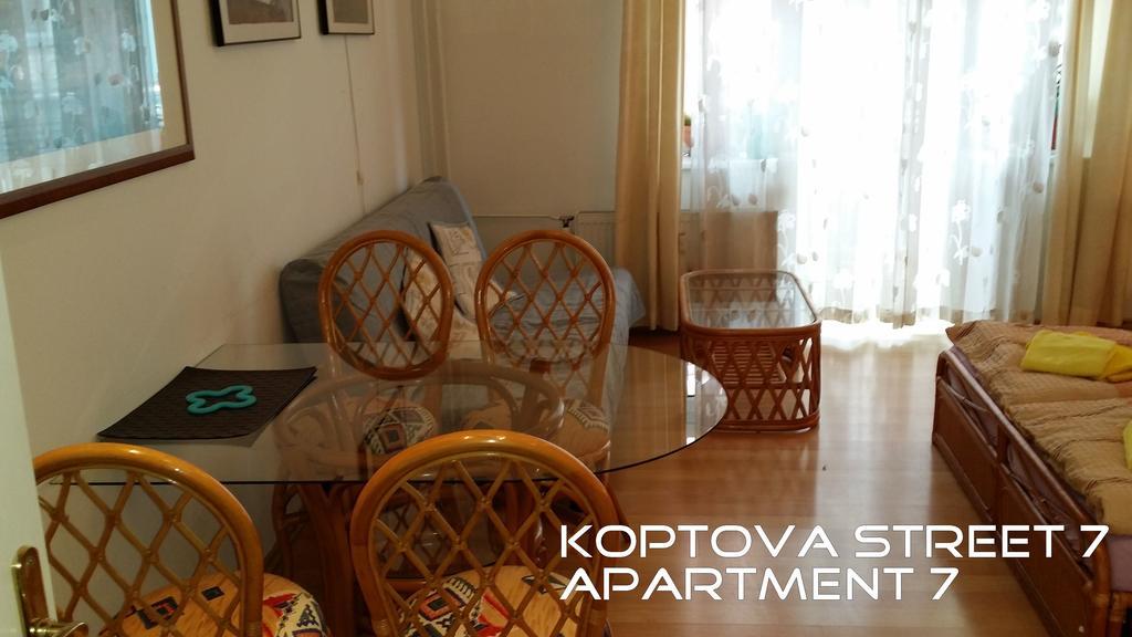 Holiday Apartments كارلوفي فاري المظهر الخارجي الصورة