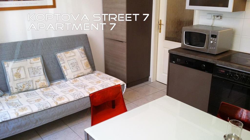 Holiday Apartments كارلوفي فاري المظهر الخارجي الصورة