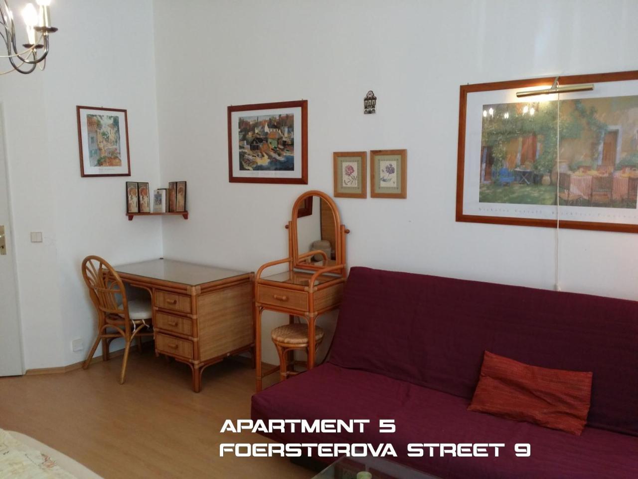 Holiday Apartments كارلوفي فاري المظهر الخارجي الصورة
