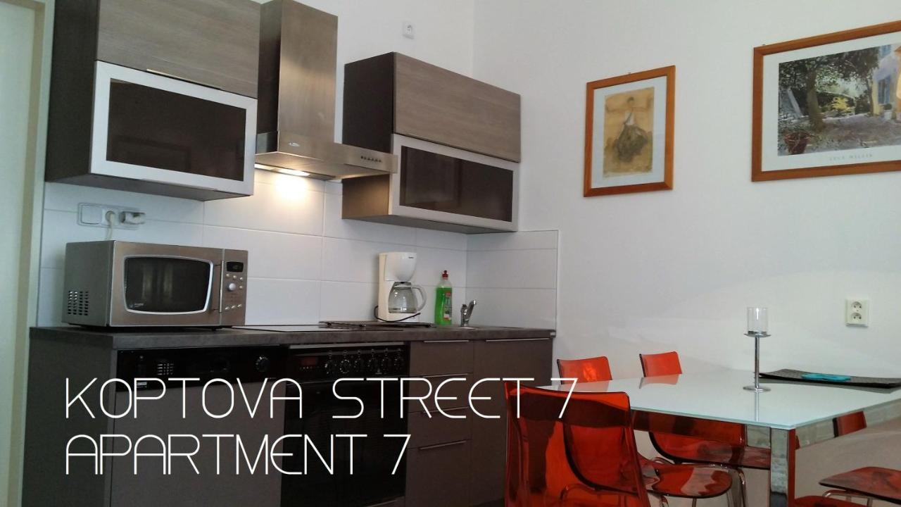 Holiday Apartments كارلوفي فاري المظهر الخارجي الصورة